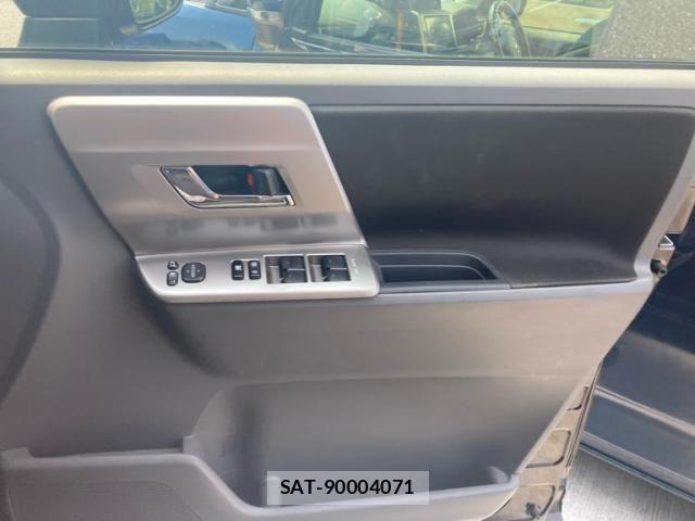 Toyota VOXY 2010-05 8782583-15