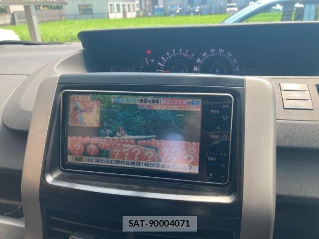 Toyota VOXY 2010-05 8782583-18