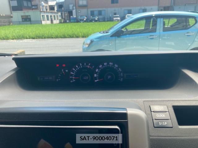 Toyota VOXY 2010-05 8782583-22