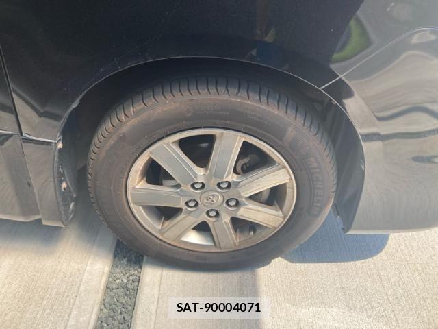 Toyota VOXY 2010-05 8782583-5
