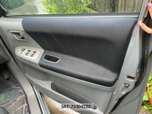 Toyota VOXY 2004-12 8782582-11