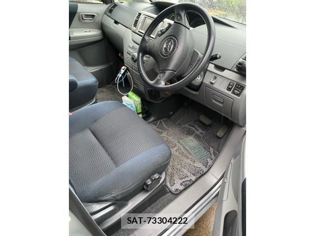 Toyota VOXY 2004-12 8782582-12