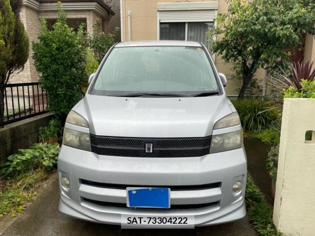 Toyota VOXY 2004-12 8782582-2