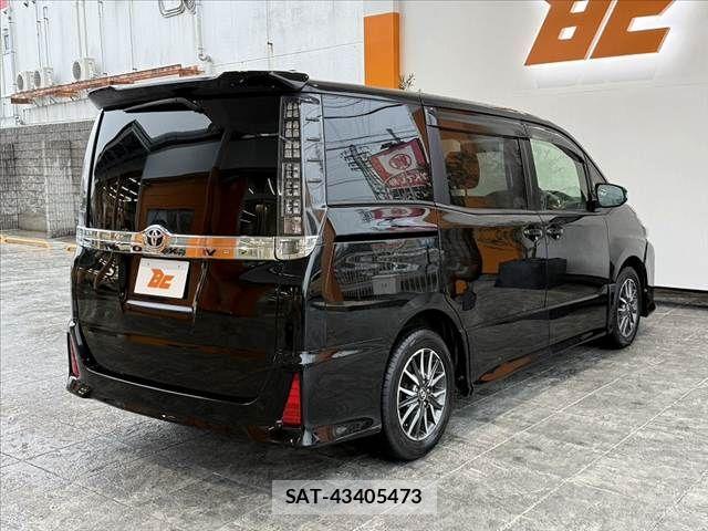 Toyota VOXY 2014-07 8782575-14