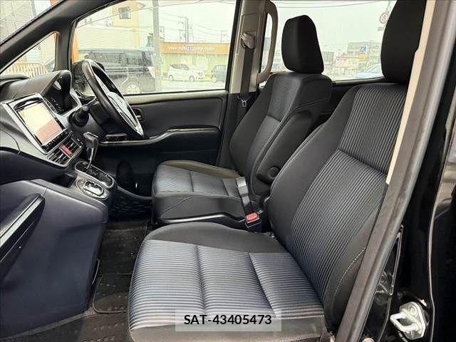 Toyota VOXY 2014-07 8782575-16