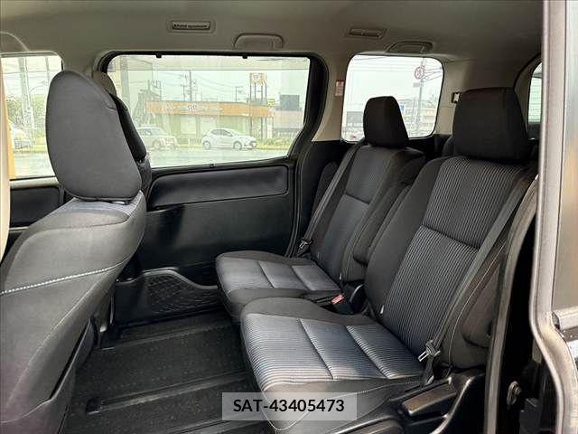 Toyota VOXY 2014-07 8782575-18