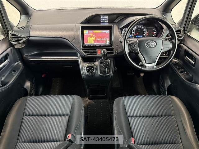 Toyota VOXY 2014-07 8782575-1