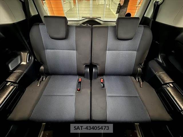Toyota VOXY 2014-07 8782575-19