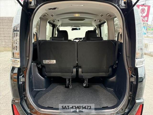 Toyota VOXY 2014-07 8782575-20