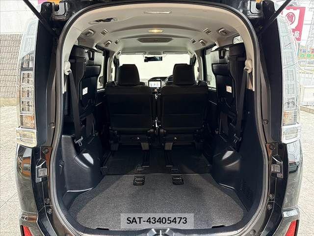 Toyota VOXY 2014-07 8782575-21