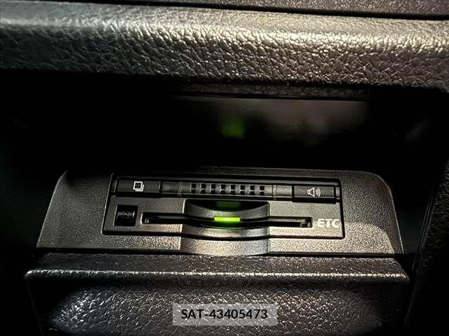 Toyota VOXY 2014-07 8782575-26