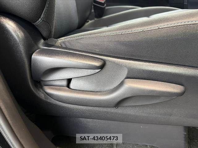 Toyota VOXY 2014-07 8782575-27
