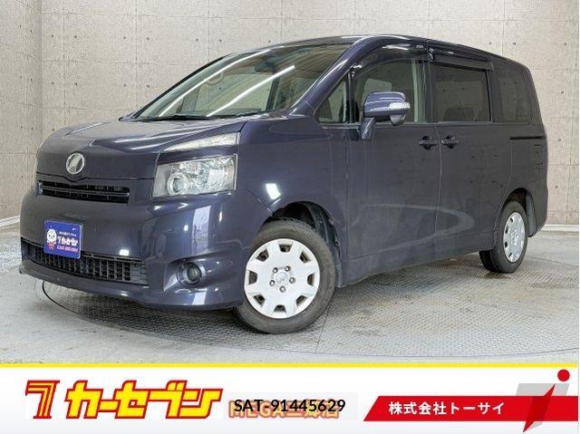 Toyota VOXY 2009-08 8782579-0
