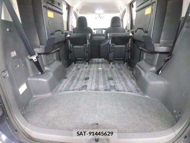 Toyota VOXY 2009-08 8782579-11