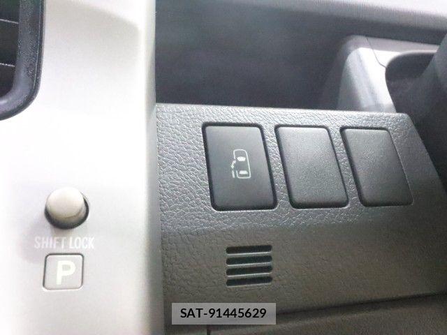 Toyota VOXY 2009-08 8782579-20