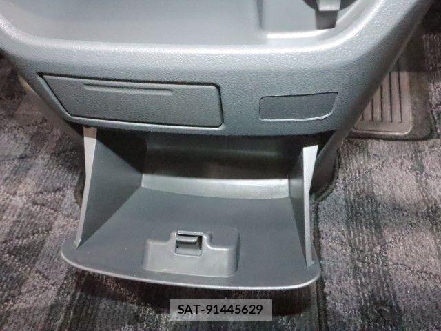 Toyota VOXY 2009-08 8782579-24