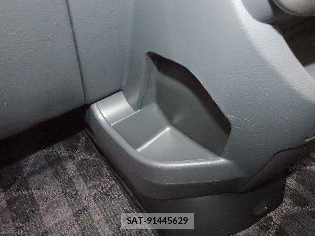 Toyota VOXY 2009-08 8782579-26