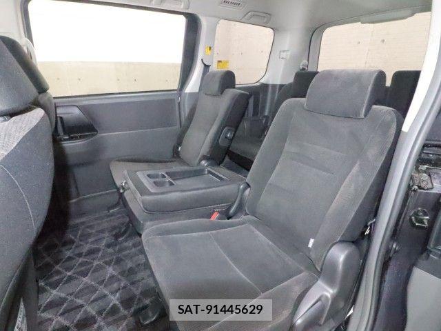 Toyota VOXY 2009-08 8782579-6