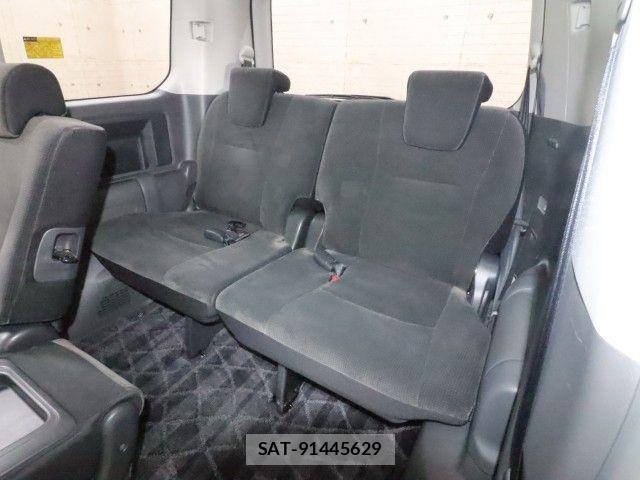 Toyota VOXY 2009-08 8782579-8