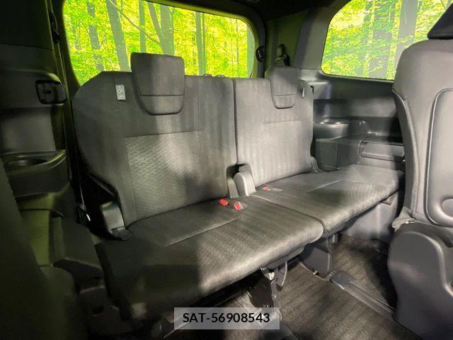 Toyota VOXY 2023-08 8783080-9