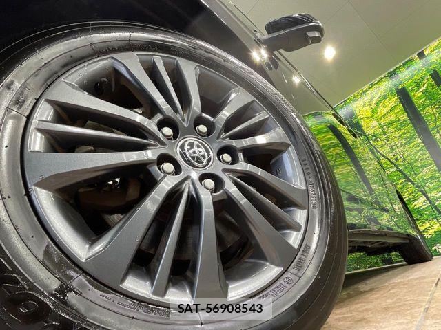 Toyota VOXY 2023-08 8783080-13