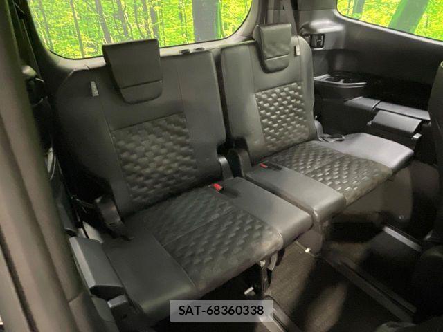Toyota VOXY 2022-08 8782541-10