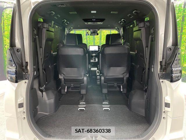 Toyota VOXY 2022-08 8782541-11