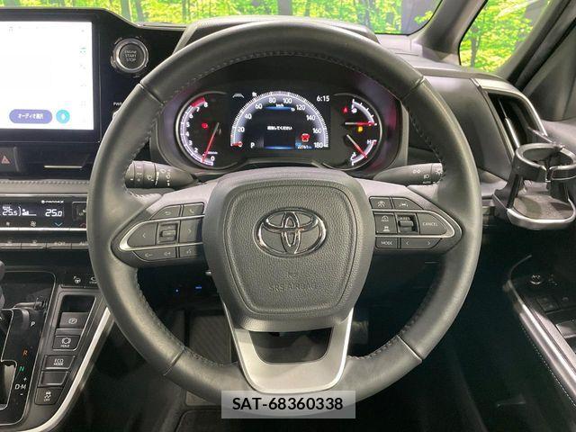 Toyota VOXY 2022-08 8782541-12