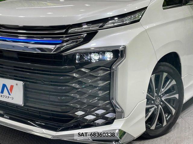 Toyota VOXY 2022-08 8782541-13