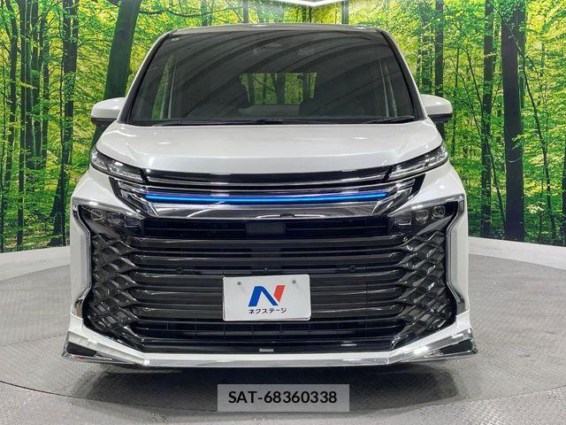 Toyota VOXY 2022-08 8782541-15
