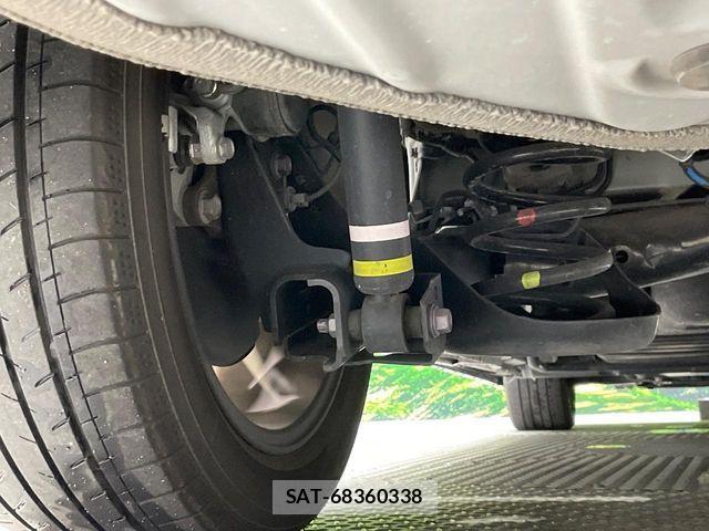 Toyota VOXY 2022-08 8782541-19