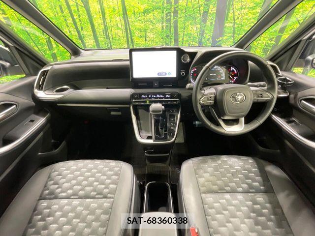 Toyota VOXY 2022-08 8782541-3