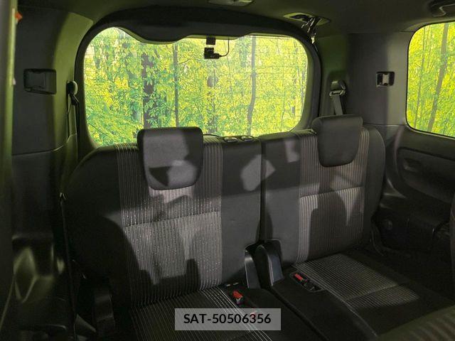 Toyota VOXY 2019-10 8782559-9