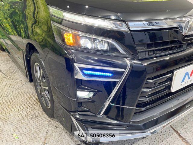 Toyota VOXY 2019-10 8782559-12