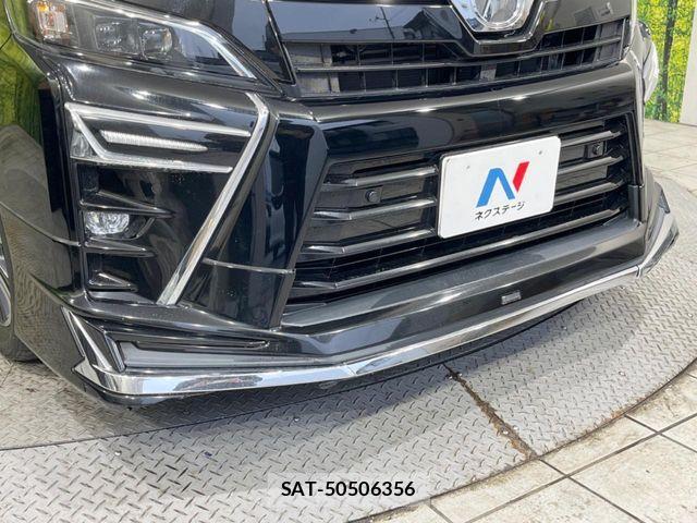 Toyota VOXY 2019-10 8782559-2