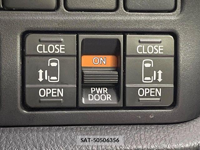 Toyota VOXY 2019-10 8782559-6