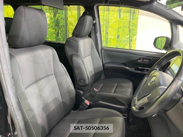 Toyota VOXY 2019-10 8782559-7