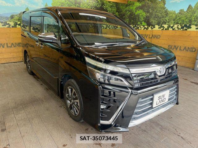 Toyota VOXY 2018-03 8782567-15