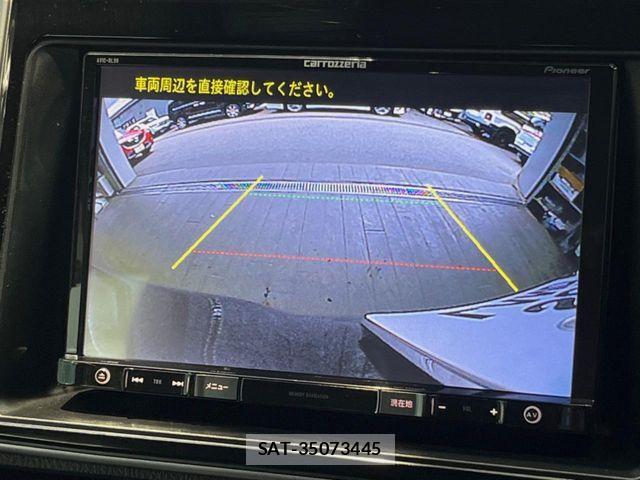 Toyota VOXY 2018-03 8782567-3