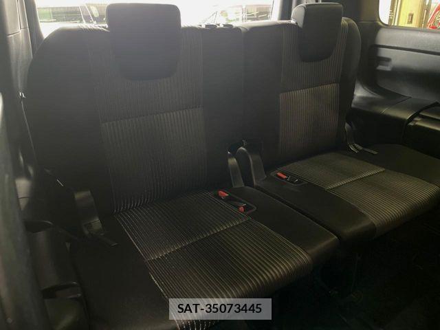 Toyota VOXY 2018-03 8782567-8