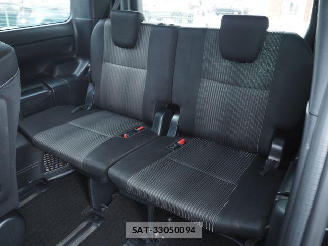 Toyota VOXY 2017-07 8797908-9