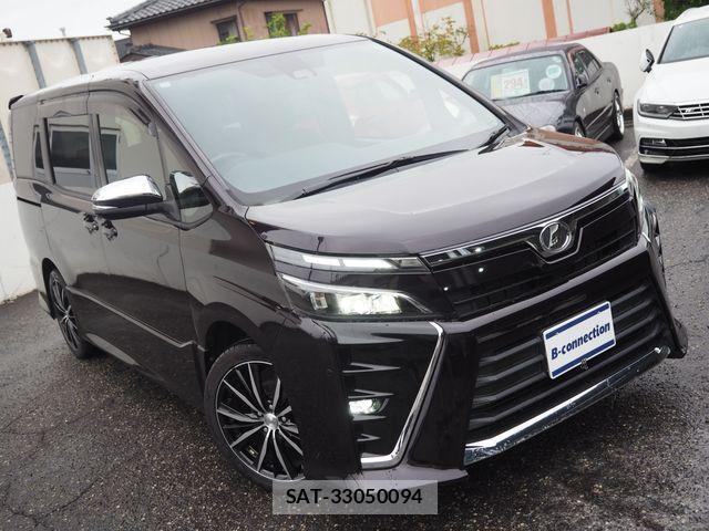 Toyota VOXY 2017-07 8797908-10
