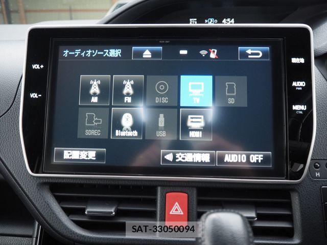 Toyota VOXY 2017-07 8797908-2