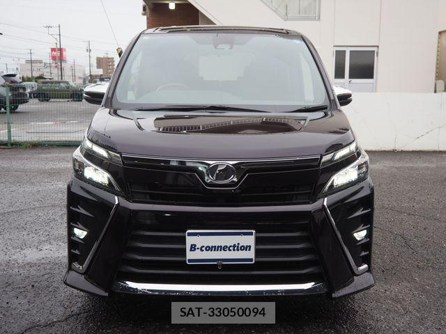 Toyota VOXY 2017-07 8797908-4
