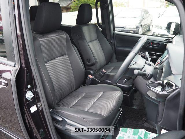 Toyota VOXY 2017-07 8797908-6