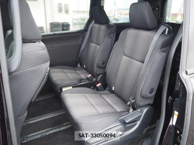 Toyota VOXY 2017-07 8797908-8