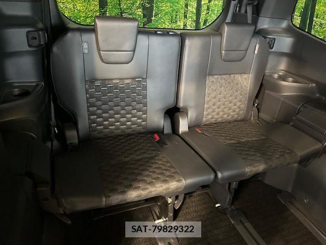 Toyota VOXY 2022-12 8797885-9