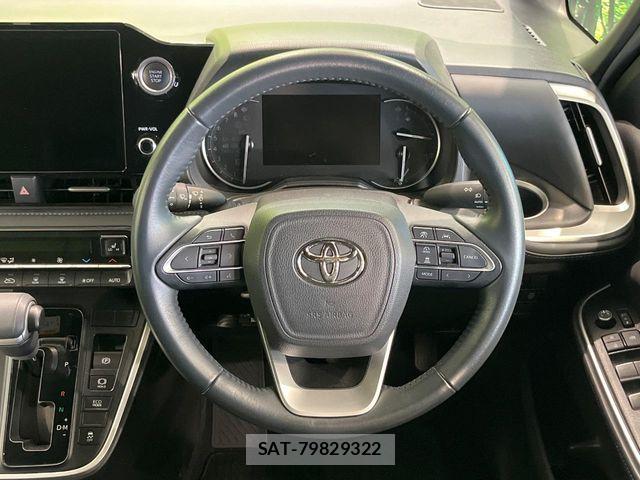 Toyota VOXY 2022-12 8797885-11
