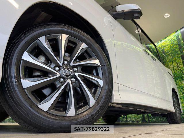 Toyota VOXY 2022-12 8797885-13