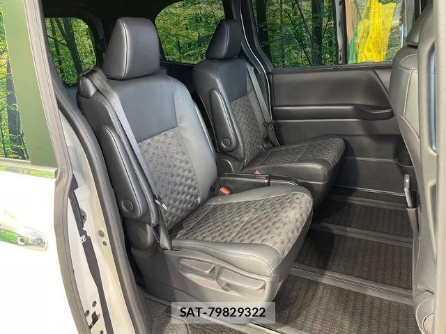 Toyota VOXY 2022-12 8797885-8
